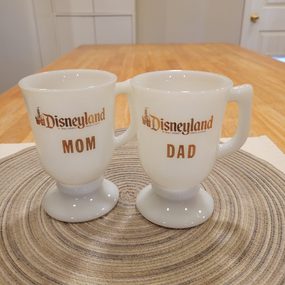 🌅NWOT~ VINTAGE DISNEY CERAMIC FOOTED MUG SET